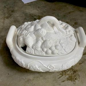 Gibson Gracious Gathering White Ceramic Tureen